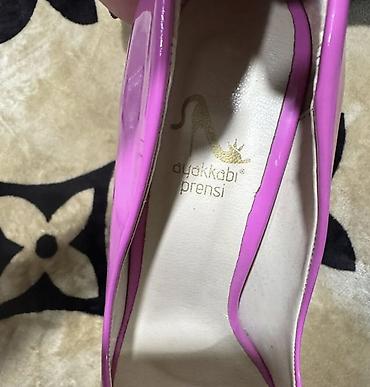 Brend: Ayakkabı Prensi Model: Qadın klassik stilettosu - Rəng: Parlaq