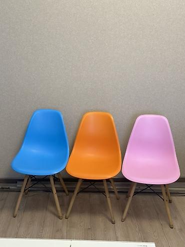 Набор из 3 стульев в современном стиле (форм‑фактор Eames): синий
