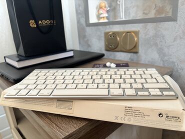 механическая клавиатура: Apple Wireless Keyboard (Model No: A1314) — Bluetooth vasitəsilə