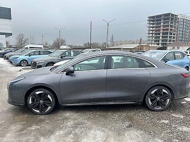 Zeekr: Zeekr : | 2023 г. Седан — 5