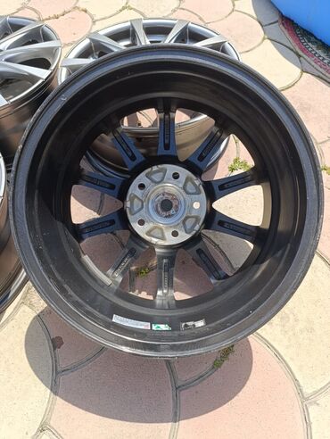 Диски: Литые Диски R 16 Комплект, отверстий - 5, Б/у at lalafo.kg — 10 Диски: Литые Диски R 16 Комплект, отверстий - 5, Б/у — 10