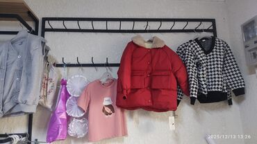 Кронштейны, стойки: Продается торговое оборудование для магазина одежды. Рассчитан до — 8