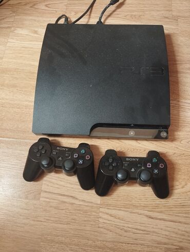 playstation 3 pro: Ps 3 problemi yoxdu 11 ədəd oyunu var ə ədəd pult var 500 yaddaş hdm