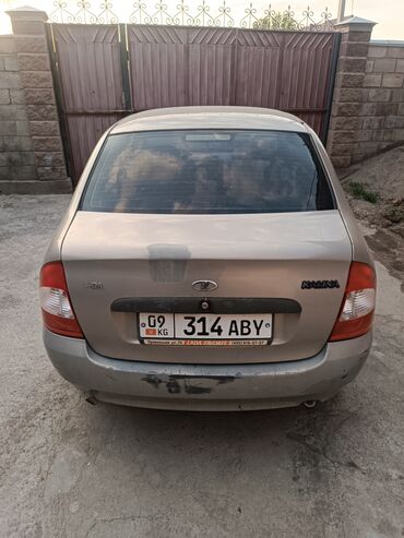 с доплатой: ВАЗ (ЛАДА) Kalina: 2005 г., 1.6 л, Механика, Бензин, Седан