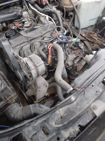 Volkswagen: Volkswagen Passat: 1992 г., 1.8 л, Механика, Бензин, Универсал