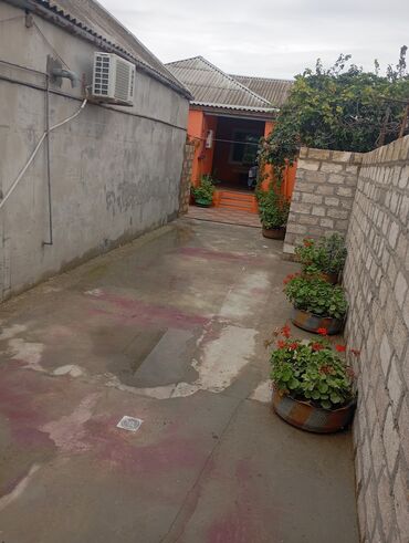 Həyət evi alıram: 4 otaqlı, 11 kv. m, Kredit yoxdur, Yeni təmirli