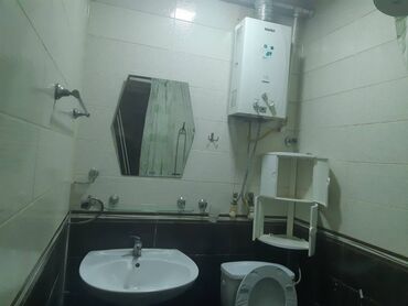 Uzunmüddətli kirayə mənzillər: Xəzər rayonu, Buzovna qəsəbəsi, 26 saylı məktəbə yaxın, 3 mərtəbəli — 9