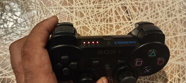 PS3 (Sony PlayStation 3): Ps 3 pultu islekdir problemsiz xbox 360 pultu ile barter olunur bele