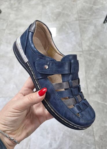 Espadrile: Espadrile — 11