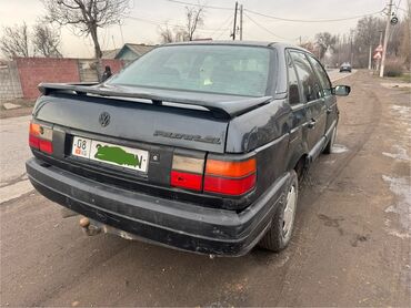 Volkswagen: Volkswagen Passat: 1991 г., 1.8 л, Механика, Бензин, Седан