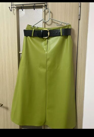 зелёная юбка: Юбка