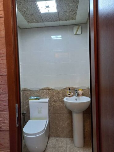 Həyət evləri və villaların satışı: UPD 6 otaqlı, 180 kv. m, Yeni təmirli — 10