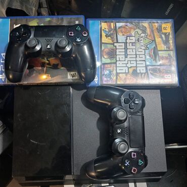plesdeşın 4: Ps4 3 orginal pult 2 oyun ile