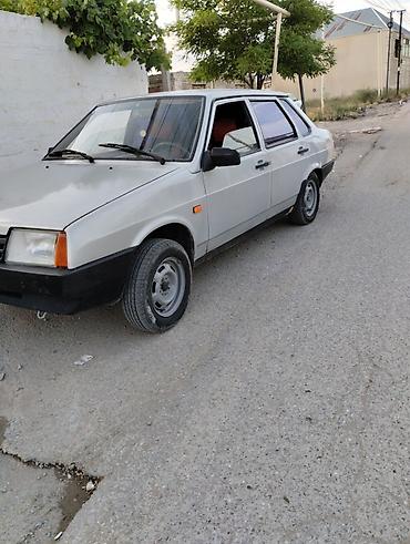 Транспорт: VAZ 21099, 4 qapılı sedan, gümüşü rəng. - Benzinlə işləyən ön — 2