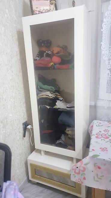 dekor gul: Ağ və qızılı detallarla dizayn olunmuş qonaq otağı mebel dəsti — 3