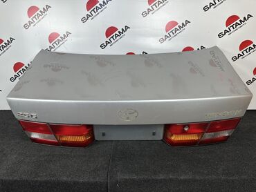 Решетки радиатора: Крышка багажника Toyota, 1999 г., Б/у, Оригинал
