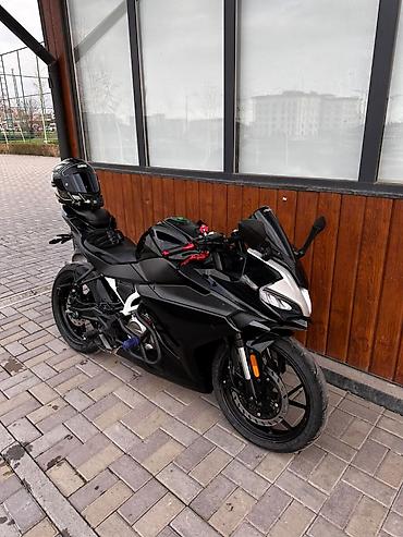 мотоцикли 150 200 куб: Спортбайк cfmoto 250–300 см³ (класс Sport/Street), черный матовый — 1