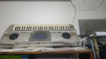 Музыкальные инструменты: Продаю синтезатор,можно на запчасти рабочий требуется заменить