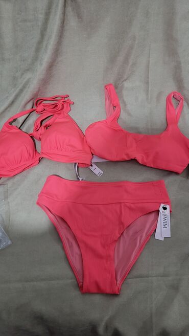 Пижамы: Пижамы от Victoria Secret.
Оригинал из США — 19