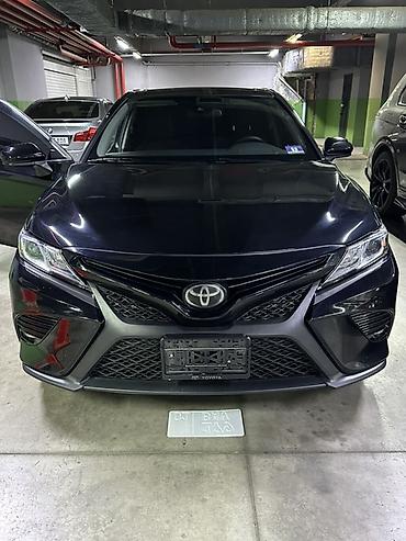 Toyota Camry: 2018 г., 2.5 л, Автомат, Бензин, Седан