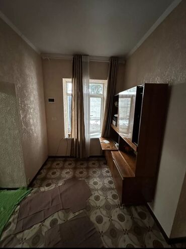Продажа квартир: 50 м², 4 комнаты, Старый ремонт Без мебели