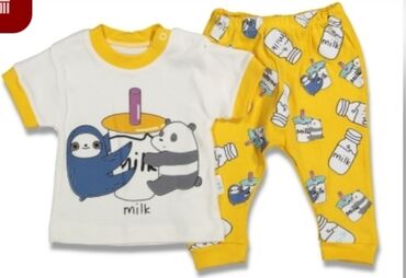 Məktəbli forması: Ağ və sarı rənglərdə uşaq pijama dəsti. Qısaqol köynəyin üzərində