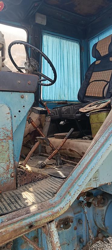 1221 traktor type 0 per page 40: MTZ 80 ili 1988. Yatmış texnikadı, hər şeyi zavod, təzəliyi özümdə — 1