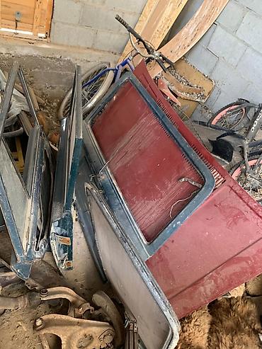 Передние фары: Предлагаются различные автомобильные запчасти, включающие задние — 8