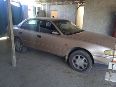 Toyota: Toyota Camry: 1997 г., 2.2 л, Механика, Бензин, Седан