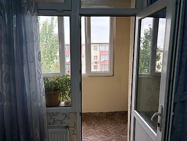 квартира студия баку: Satılır 3 otaqlı köhnə tikili 80 m², Xalqlar Dostluğu m. Bina daşdır — 4