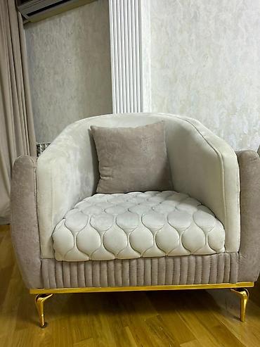 Divan və kreslo dəstləri: İşlənmiş, Divan, 2 kreslo, Bazasız, Açılmayan — 2