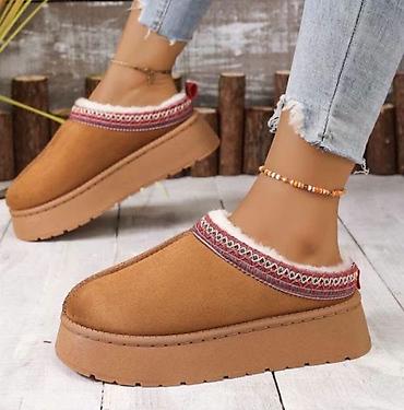 Ugg papuce Tople udobne i savrsene za jesen/zimu Brojevi: 36-42 Boje