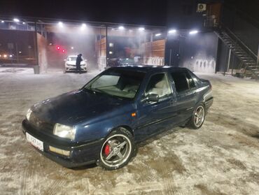 Volkswagen: Volkswagen Vento: 1992 г., 1.8 л, Механика, Бензин, Седан