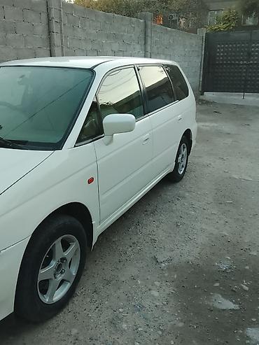 Honda Stream: 2000 г., 2.3 л, Автомат, Бензин, Универсал
