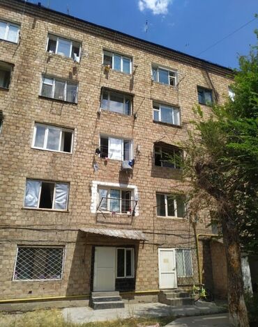 1 комнатные квартира в аренду: 1 бөлмө, 18 кв. м, Жатакана жана мейманкана түрүндө, 2 кабат, Дизайнердик ремонт