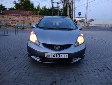 маленькая машина: Honda Fit: 2008 г., 1.5 л, Автомат, Бензин, Хетчбек