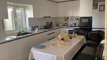 Продажа коттеджей и домов: 🏡 Продается дом с времянкой в ж/м Ак-Ордо 3! ✅ Дом саманный, тёплый и — 9