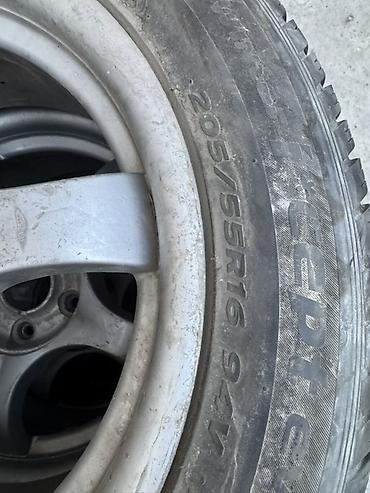 Шины и диски: Комплект зимних шин Hankook со штатными литыми дисками. - Тип: зимние — 3