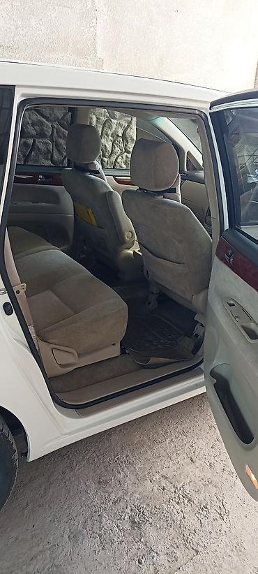 жили: Toyota Ipsum: 2002 г., 2.4 л, Автомат, Бензин, Минивэн — 9