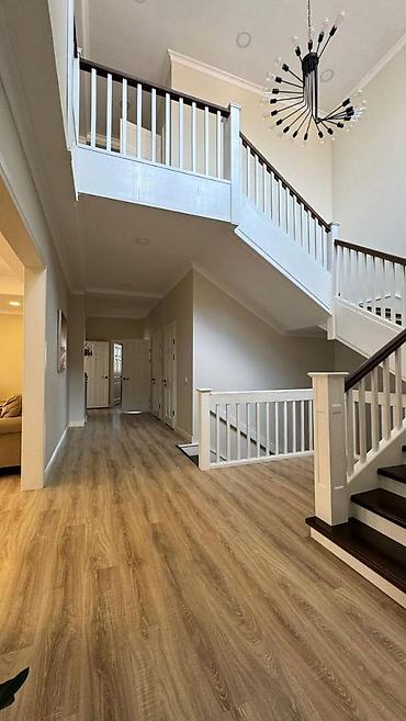 Продажа коттеджей и домов: Продается 2-х эт. дом + цокольный этаж Район Киргизия-1 Зем. участка - — 13