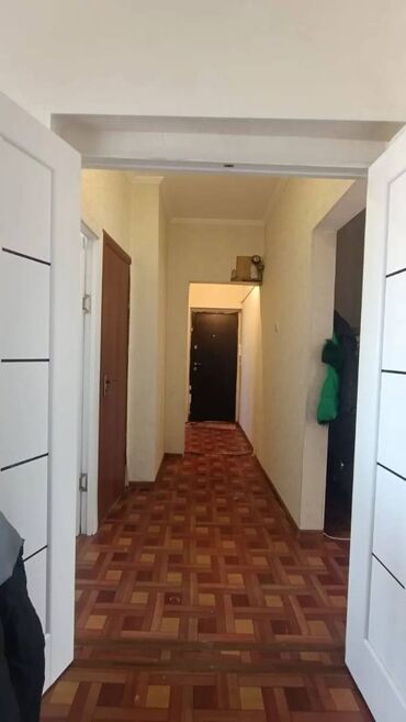 продажа кварир в бишкеке: 3 бөлмө, 72 кв. м, 106-серия, 8 кабат, Косметикалык ремонт