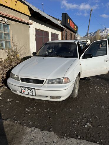 Daewoo: Daewoo Nexia: 2000 г., 1.5 л, Механика, Бензин, Седан