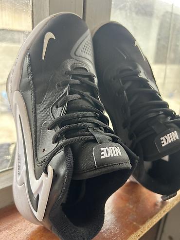 Мужская обувь: Мужские кроссовки, 41, Nike, Б/у, цвет - Черный, Самовывоз — 1