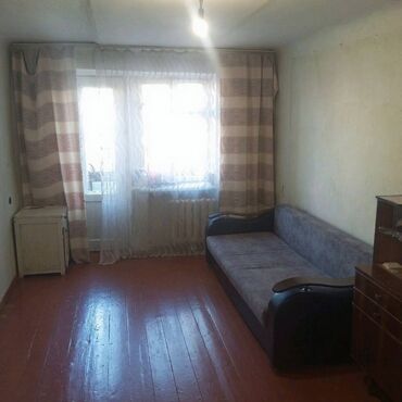 срочно продаётся 1 комнатная квартира в районе ошского рынка по улице молодая гвардия токтогула: 1 бөлмө, 31 кв. м, 104-серия, 3 кабат, Евроремонт