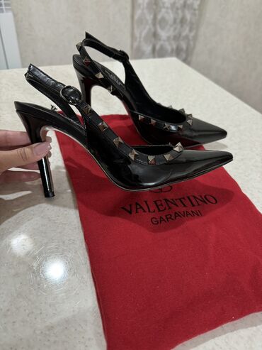 туфли пару раз надевала: Туфли Valentino, 36, цвет - Черный