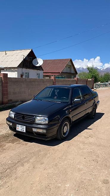 john dere: Volkswagen Vento: 1994 г., Механика, Бензин, Седан — 1
