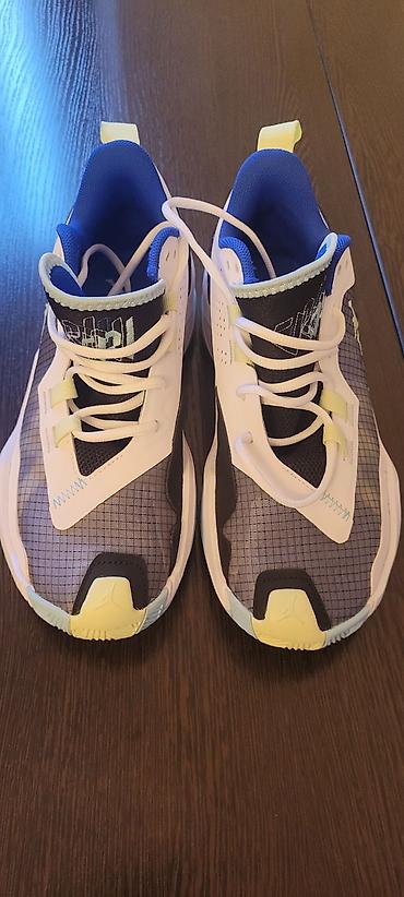 jordan 5: Кроссовки Jordan оригиналы 
Привезли из США.
41. 41.5 = 26.5 — 3