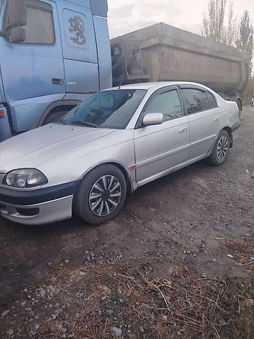 Toyota: Toyota Avensis: 1999 г., 2 л, Механика, Бензин, Седан — 2