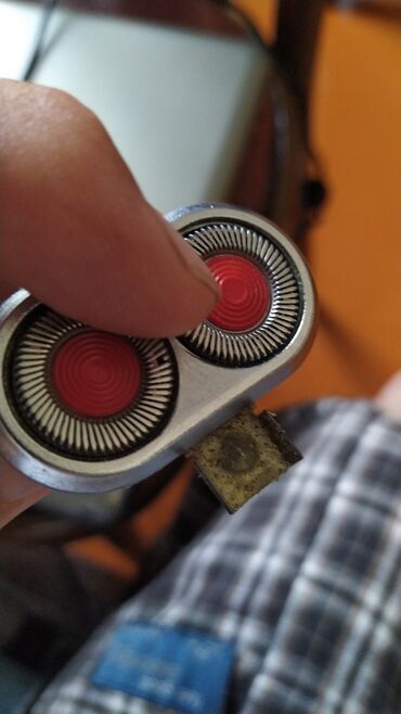 Digər əntiq əşyalar: Электробритва ТАУР Выпуск 1978года работает хорошо брееть без — 8