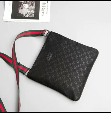 барсетки гучи: Барсетка, Gucci, Материал: Искусственная кожа, Застежка на магните, Застежка на молнии, Множество карманов, Новый